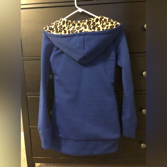 🐆NWOT Blue & Leopard Print Hooded Shirt - Picture 3 of 9